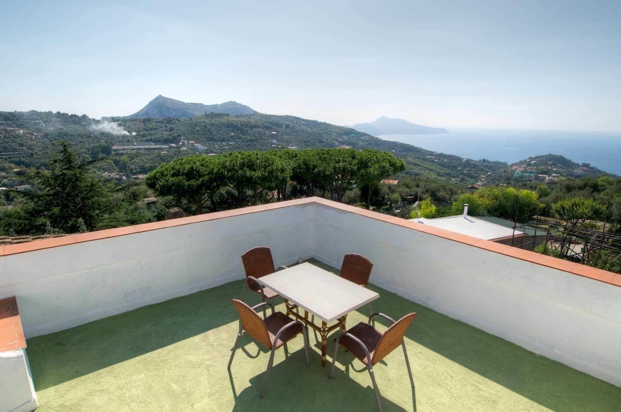 Freedom Holiday Residence Massa Lubrense Exterior foto